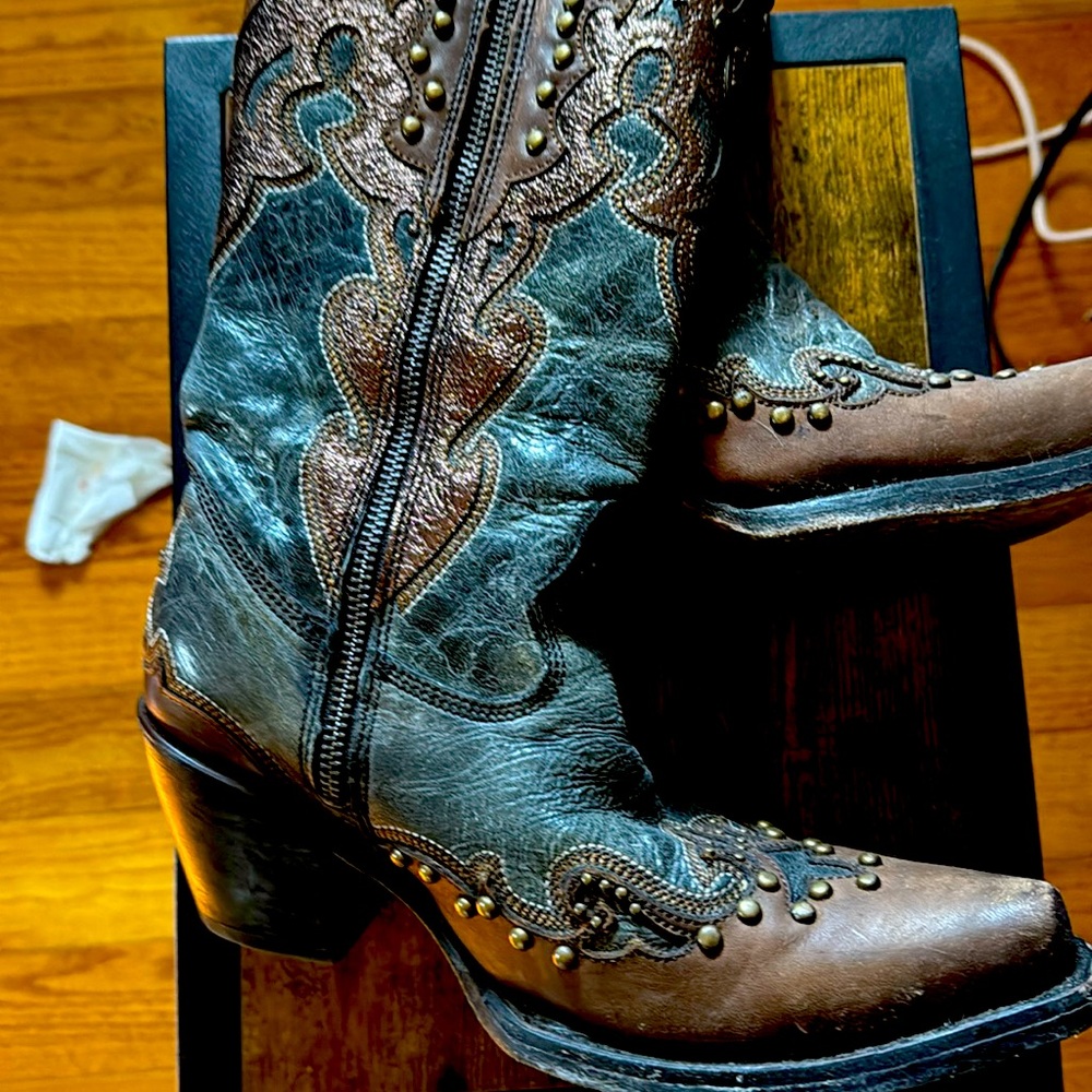 Womens coral cowboy boots